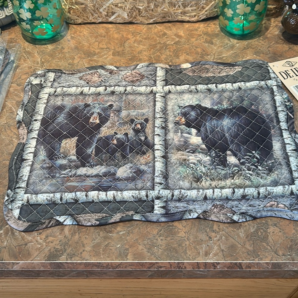 De Leon Collections set of 4 black bear in the wilderness placemats